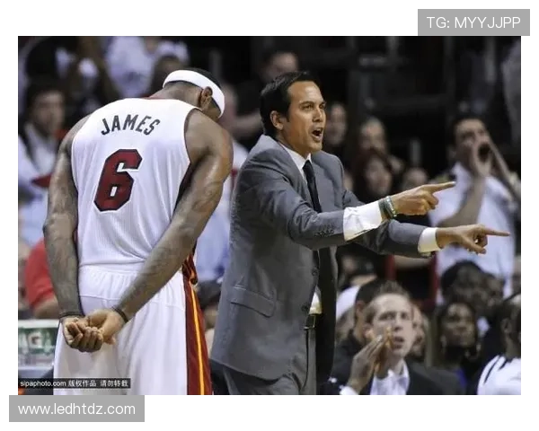 毕包球迷自嘲与皇社的差距大