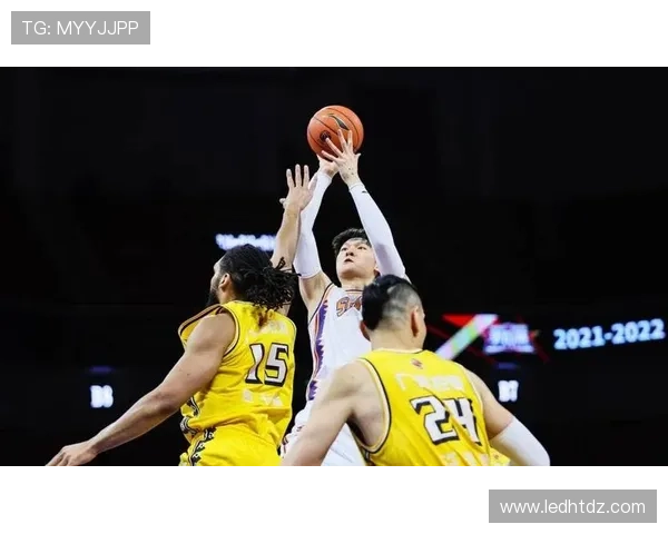 上海21连胜王哲林领七人上双